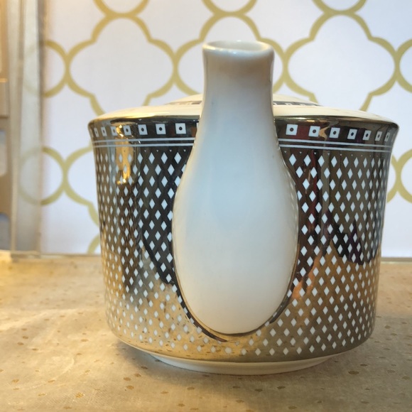 Grace’s Teaware silver geometric teapot, sugar, & creamer set. Good condition. - Picture 6 of 16